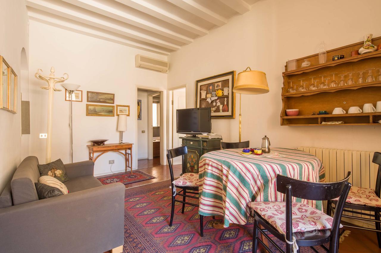 Typical Florentine Apartment Флоренция Екстериор снимка
